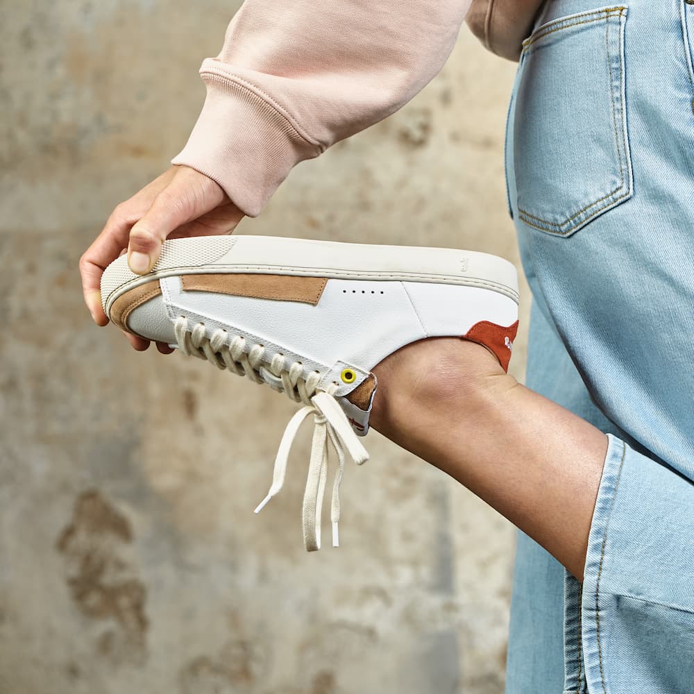 Minimalist sneakers Peach Carmine - worn