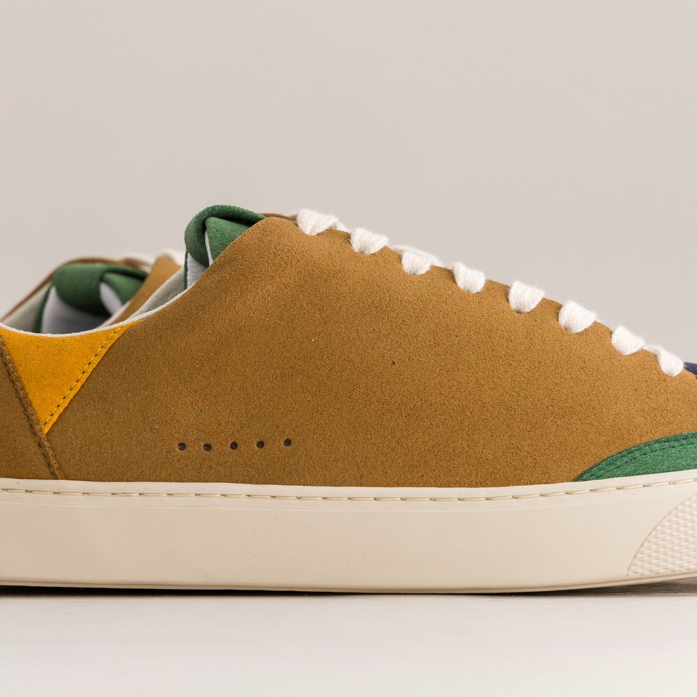 barefoot sneakers, detailled view