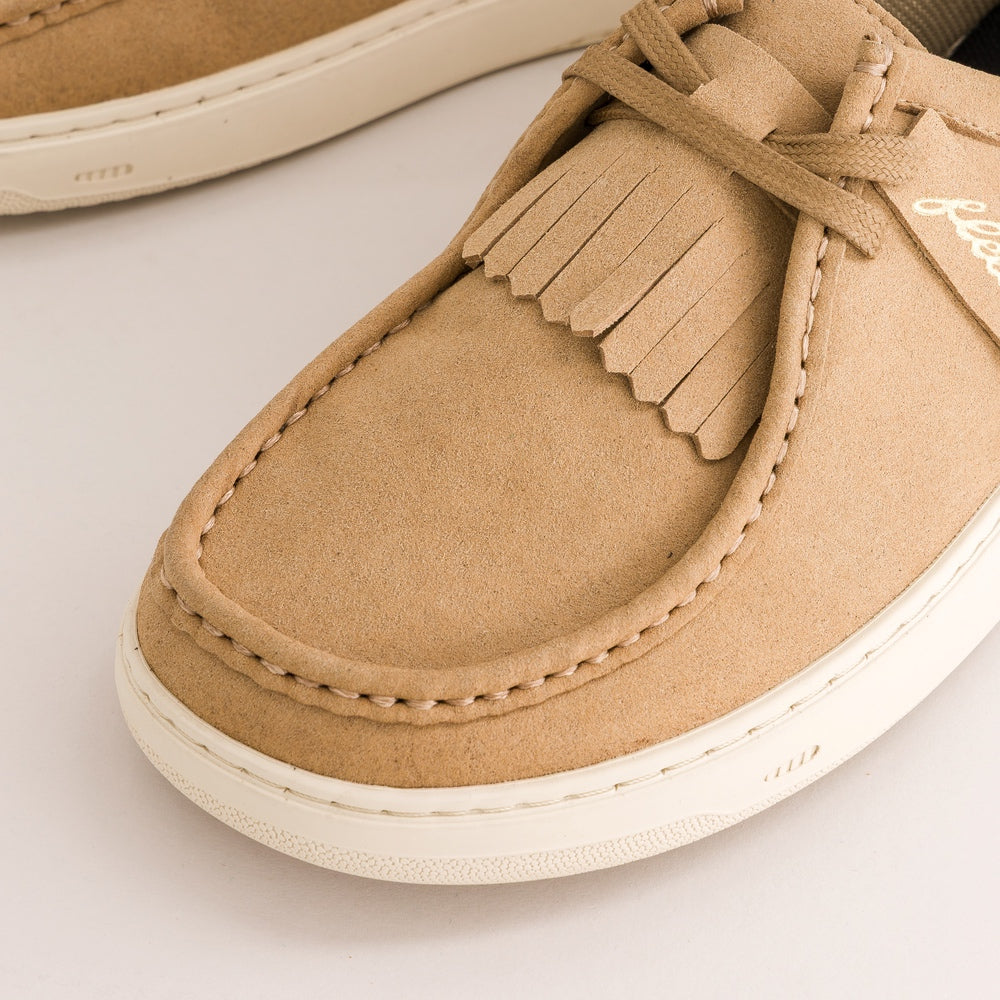 Close-up of a Barefoot derby in plant-based leather.