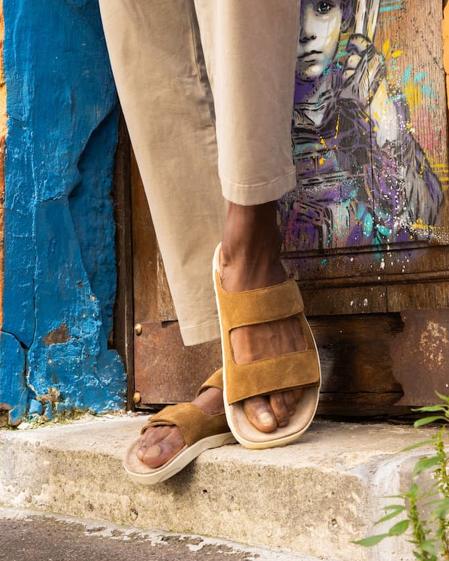 Coconut Tobacco Barefoot Slide | Fleeters