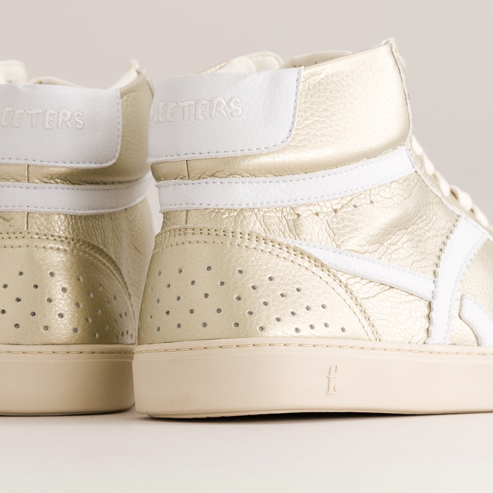 Barefoot mid-ankle sneakers