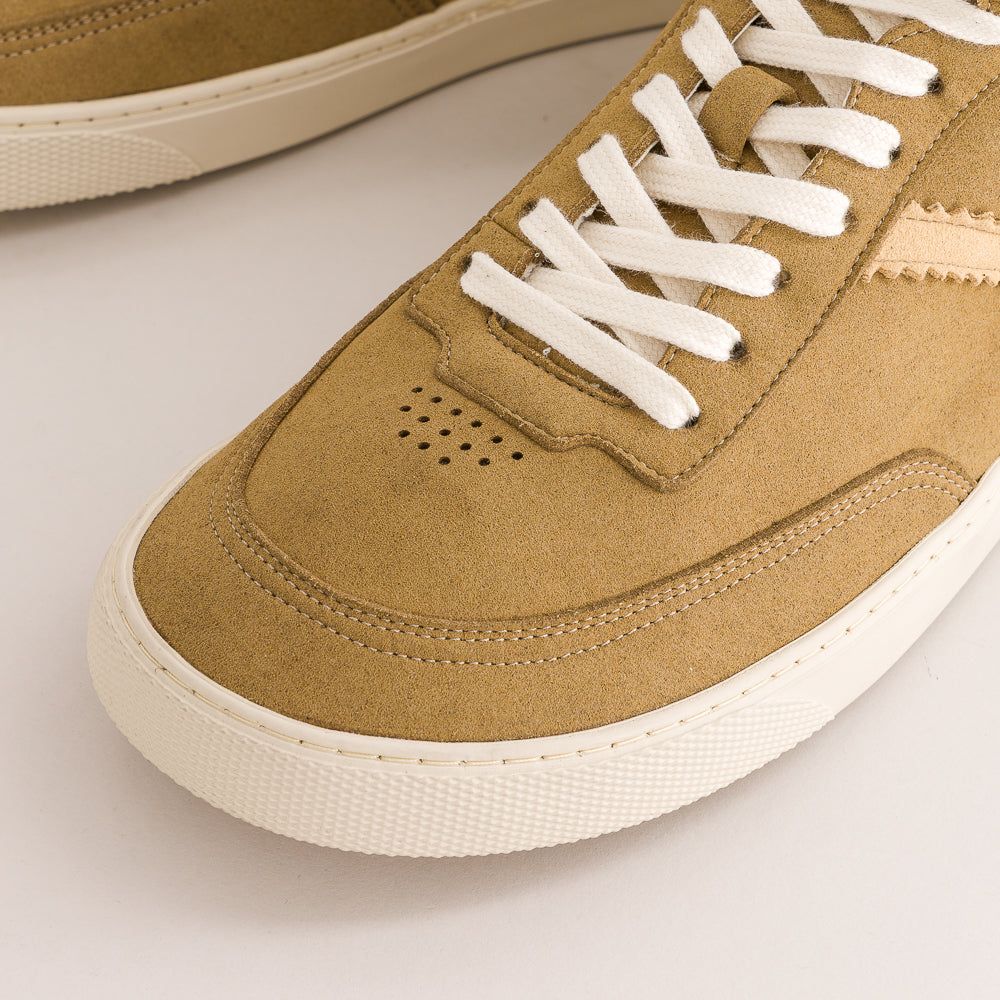 Barefoot mid-ankle sneakers
