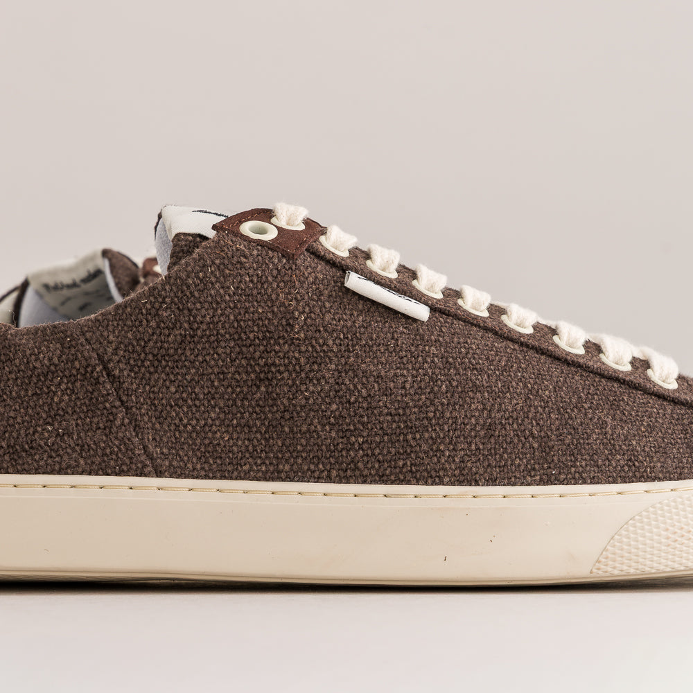 Wool barefoot sneakers in chocolate tone - detail 